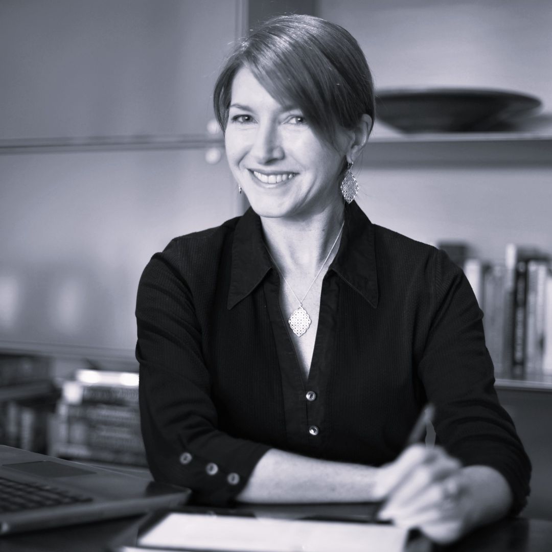 Caroline M Burns, Independent board director & executive adviser - Portrait Smiling